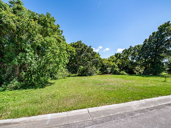 4th image of 1506 Sadler Dr