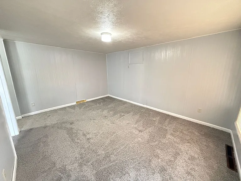 843 Bennett St N #613-W-& — Photo 13