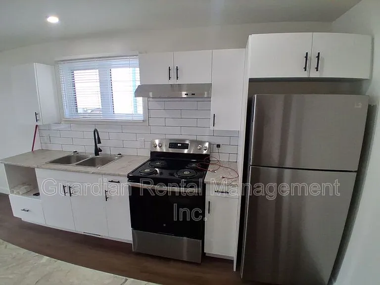 577 Syndicate Ave S — Photo 4