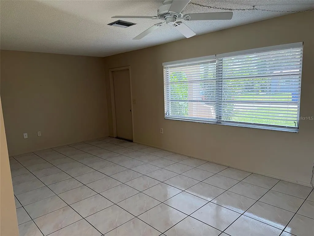 2 bed, 2.0 bath, 1325 sqft, $1,900 — Photo 4