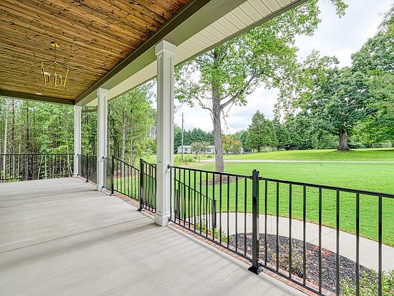 2nd image of 586 Clifdale Rd