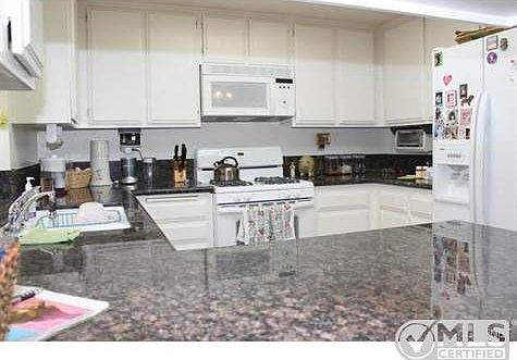 3rd image of 26377 Rainbow Glen Dr #260
