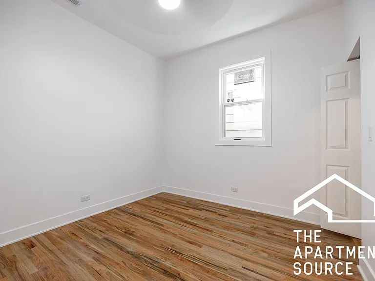 1742 N California Ave #3R — Photo 11