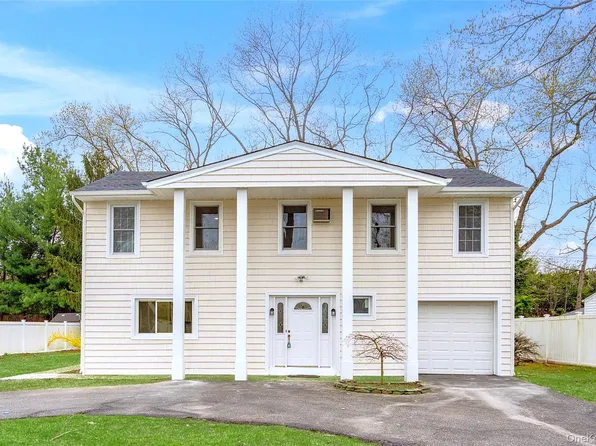 36 Pinewood Drive, Commack, NY 11725
