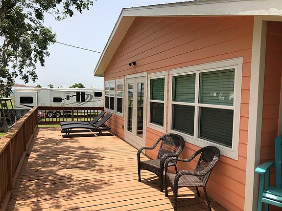 3rd image of 615 Oceanview Dr