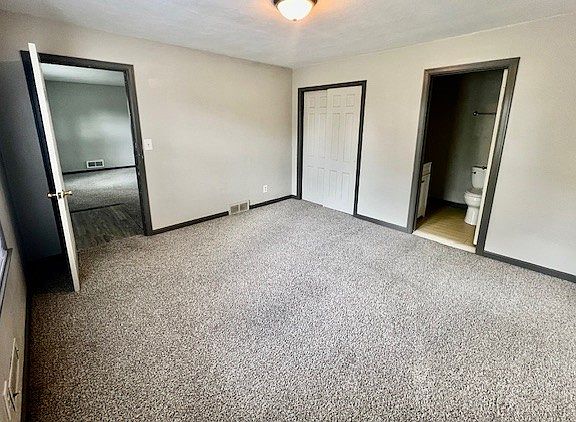 5th image of 619 W Laclaire Ln