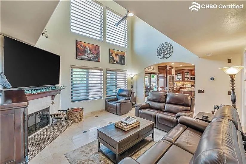 Furnished Desert Oasis Corporate Housing — Photo 3