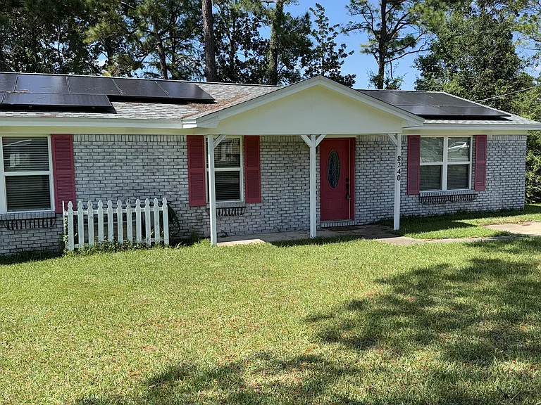 8240 Tempest Dr — Photo 2