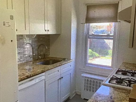 5th image of 56-56 206th St