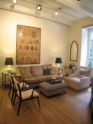 Sold by Flat Iron Real Estate | media 10