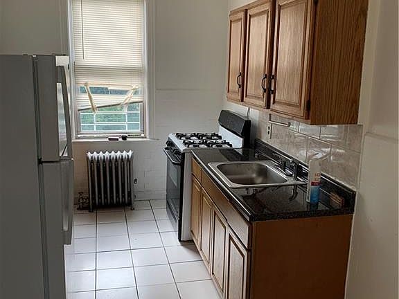 3rd image of 1403 Arnow Ave