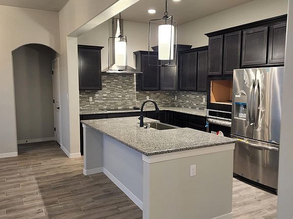 5th image of 904 Pima Dr