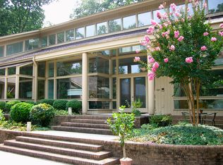 204 New Castle Pl, Chapel Hill, NC 27517