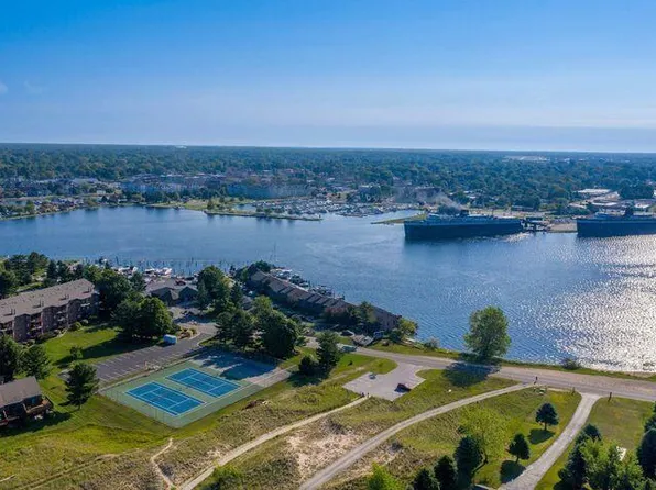 368 Harbor Dr Unit 201, Ludington, MI 49431