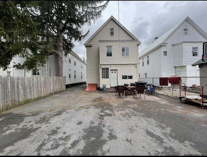 3rd image of 1089-91 HOWARD Street