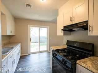 1200 Lauren Ln, Midwest City, OK 73110