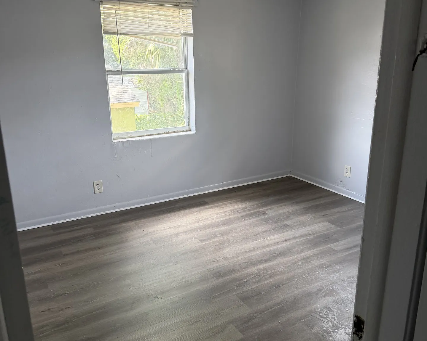 2 bed, 716 sqft, $975 — Photo 2