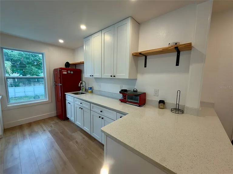 2238 Quincy St S — Photo 3