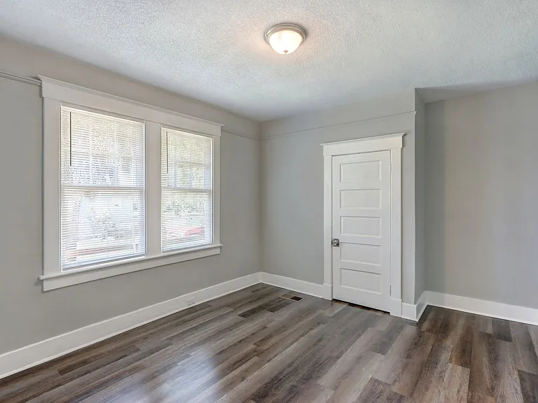 1009 East 33rd Street — Photo 7