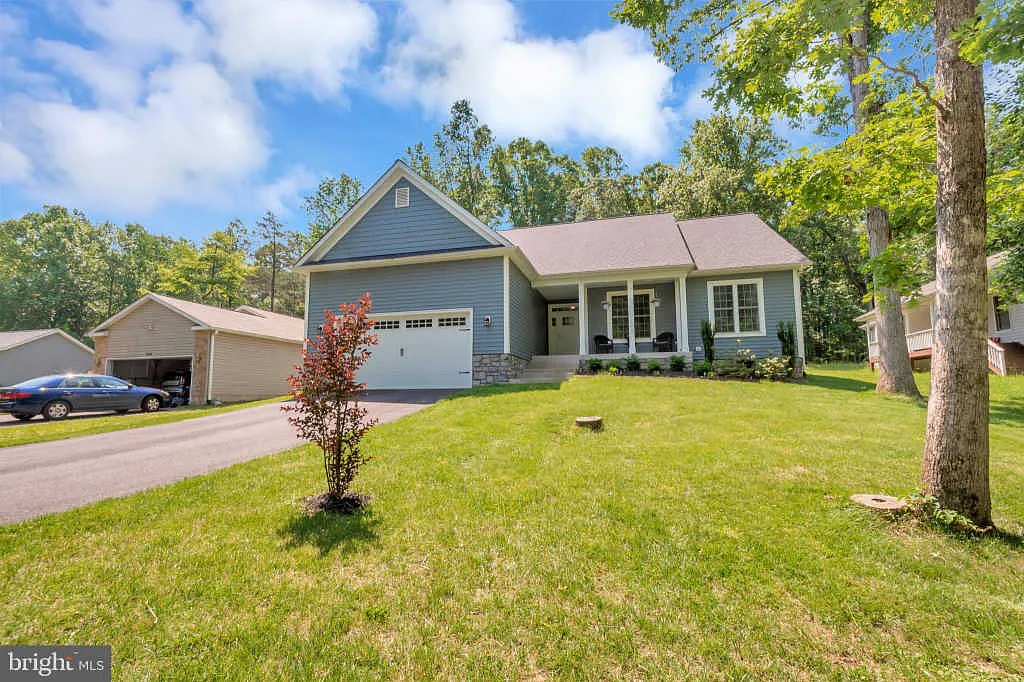 904 Confederate Dr photo 1