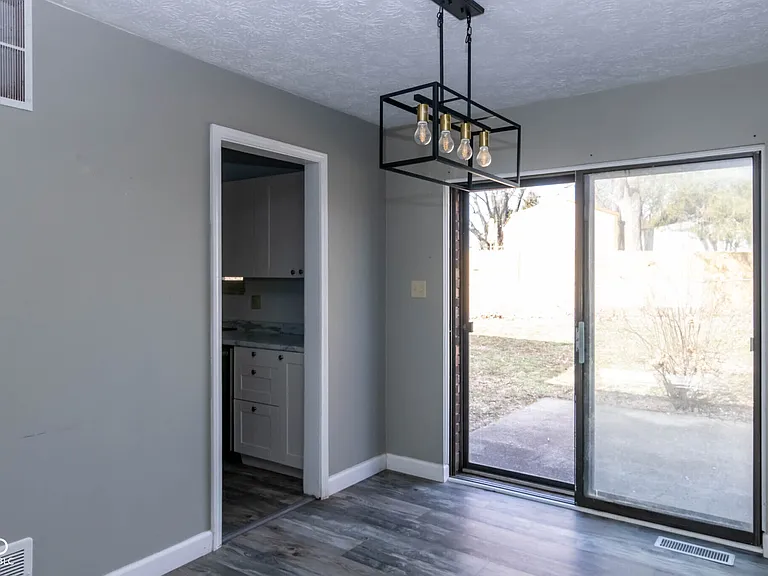 372 Redbud Pl — Photo 5