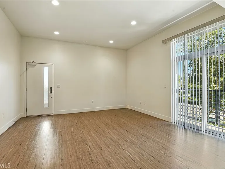 4461 Tujunga Ave #101 — Photo 7