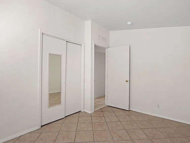 1600 Sumac Dr — Photo 30