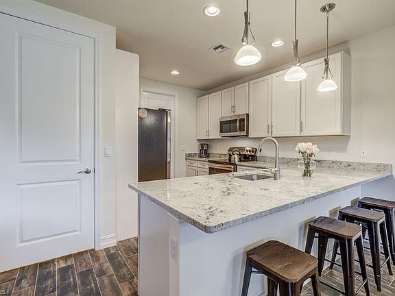 4th image of 9463 Montebello Way