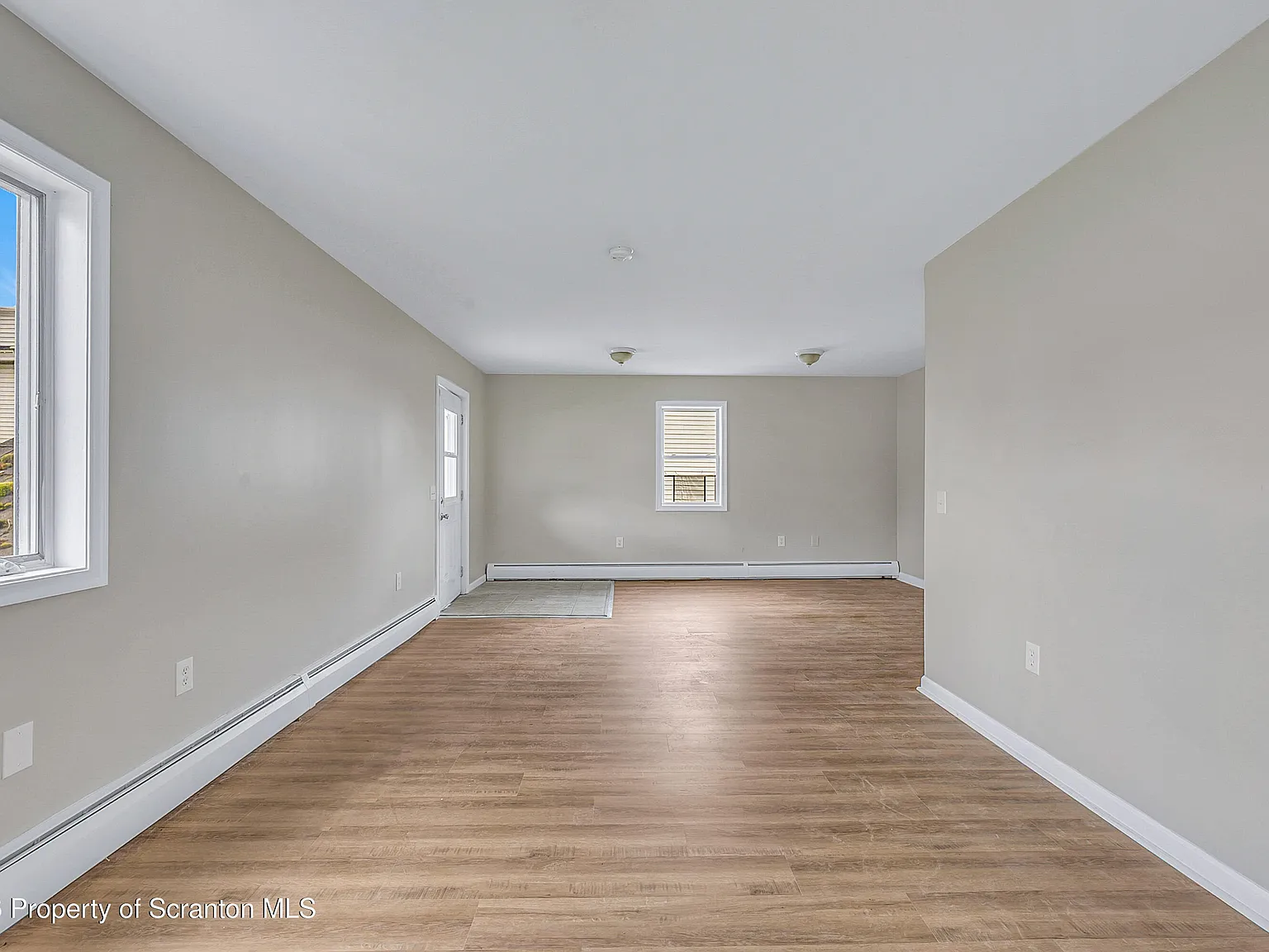 2 bed, 1.0 bath, 1058 sqft, $1,075 — Photo 4