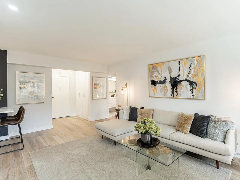 4201 Cathedral Ave NW #306E