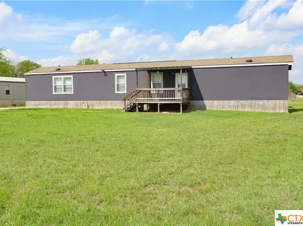 710 Parkmoor Blvd, Edna, TX 77957