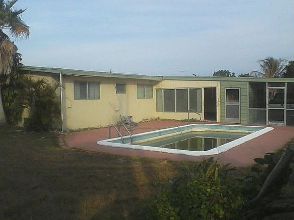 2nd image of 461 Fontana Dr