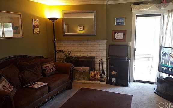 2nd image of 525 Monterey Pl