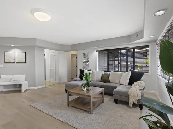 856 Hoolaulea St, Hilo, HI 96720