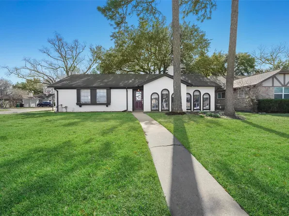 9703 Philmont Dr, Houston, TX 77080