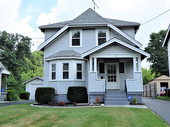 4th image of 136 Wildwood St