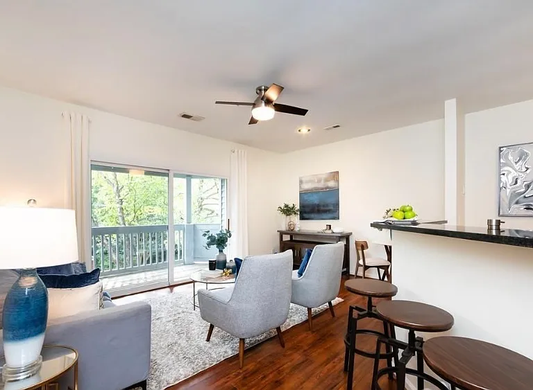 525 N Graham St — Photo 13