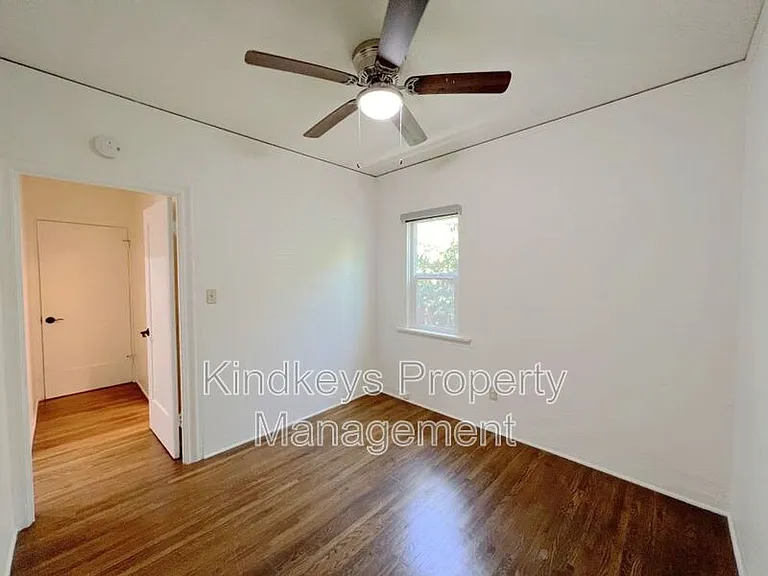 4517 Arizona St — Photo 11