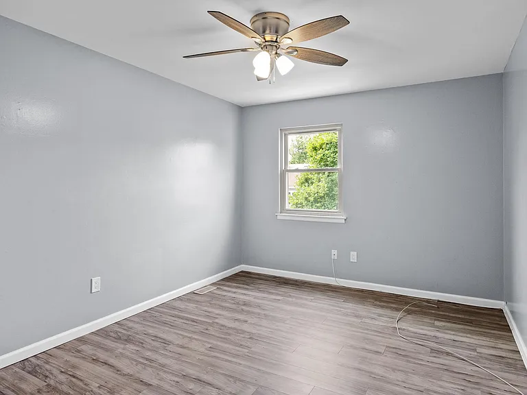 1392 Argyle Way — Photo 10