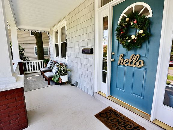 3rd image of 1737 Fontainebleau Cres