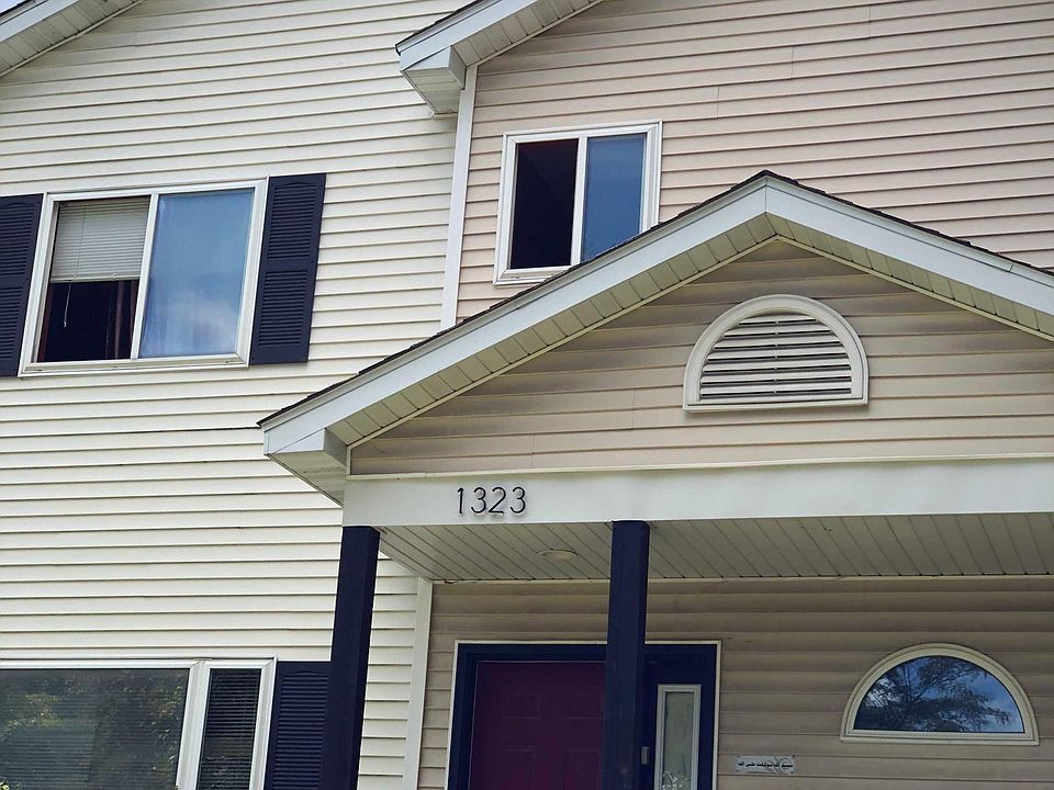 1st image of 1323 Oliver Ave N