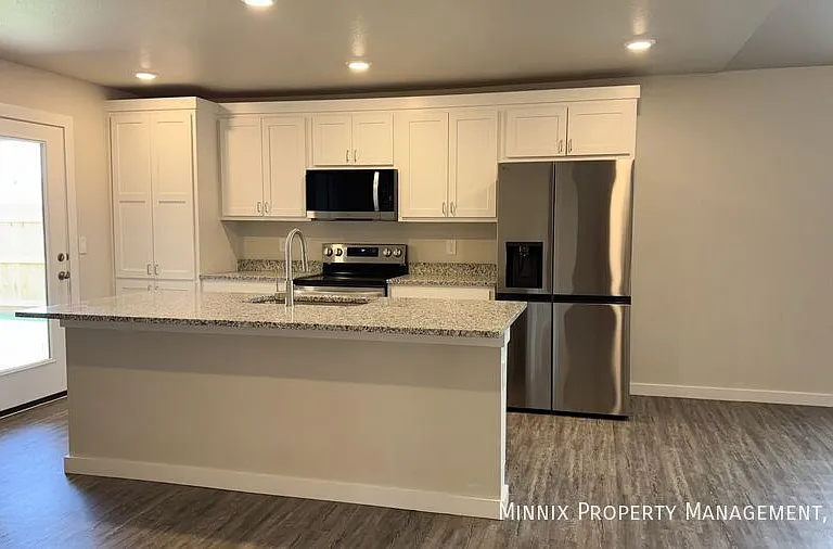 8007 Date Ave — Photo 5