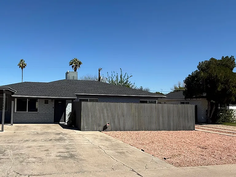 1220 W Missouri Ave — Photo 16