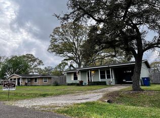 805 Higgins St, Angleton, TX 77515