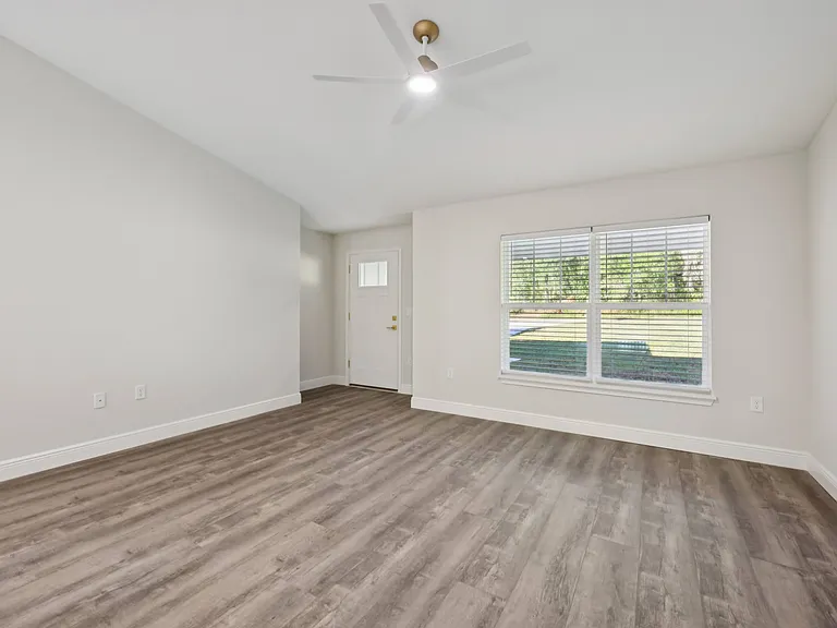 10675 N Adler Dr — Photo 6