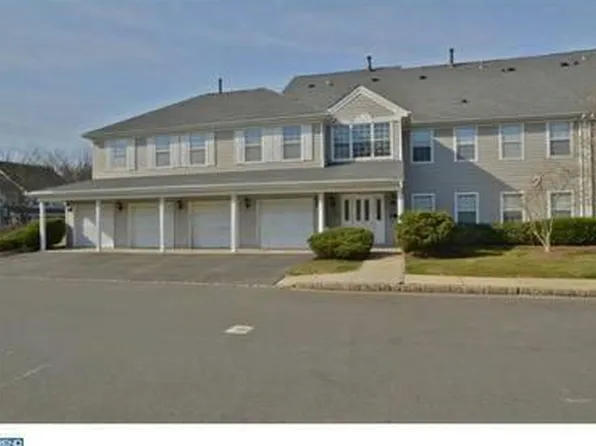 707 Eagles Chase Dr, Lawrence Township, NJ 08648