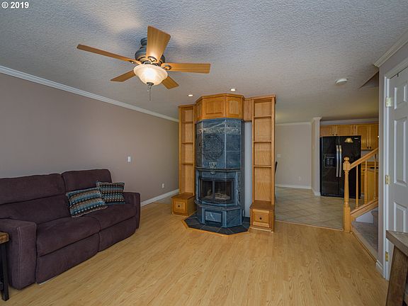 5th image of 1600 SE 187th Pl