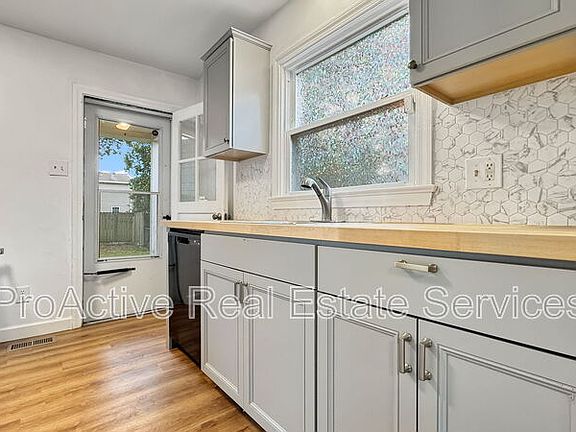 4th image of 607 Lee St