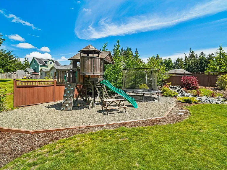 853 SW Norpoint Ct — Photo 44