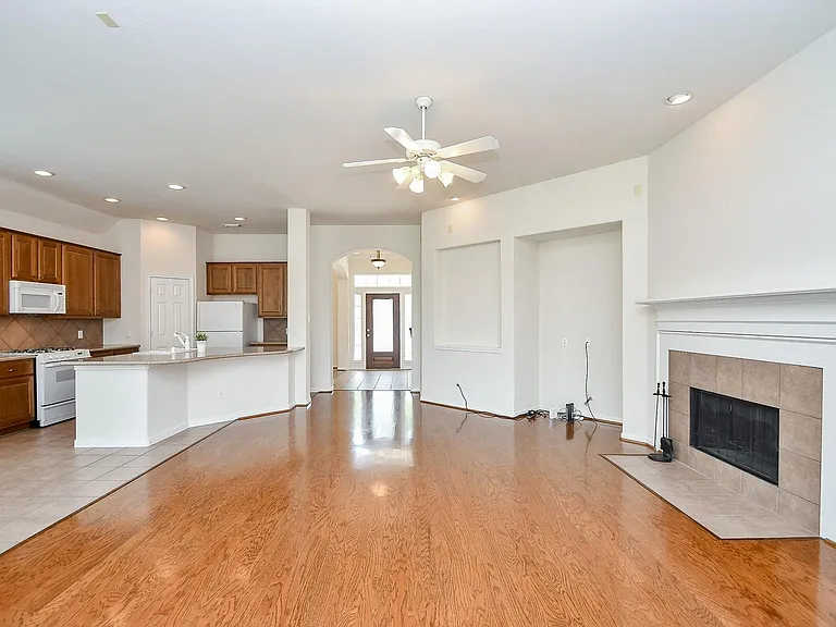 4703 Camden Brook Ln — Photo 5